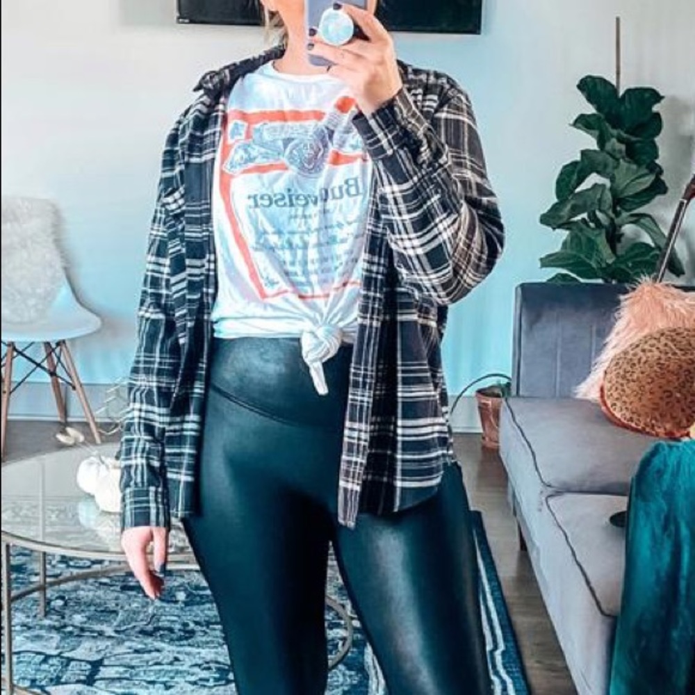 Budweiser Graphic Tee - Picture 4 of 16